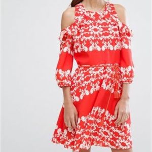 Whistles EUC Adorable Trailing Floral Cold Shoulder Dress 🔥